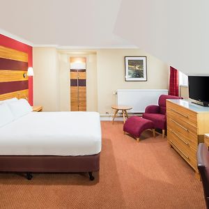 Premium Queen Room View & Lounge Access